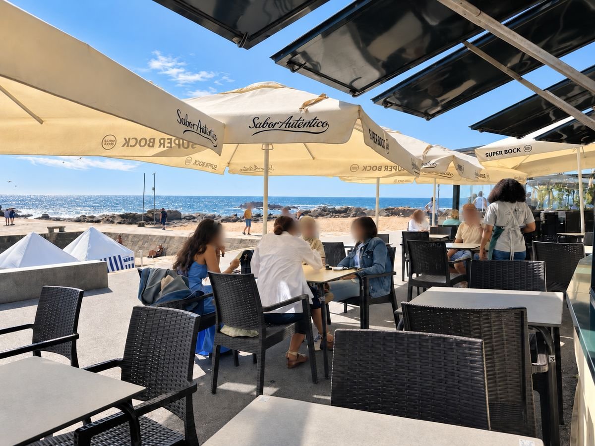 Redondo, esplanada ao ar livre junto à praia